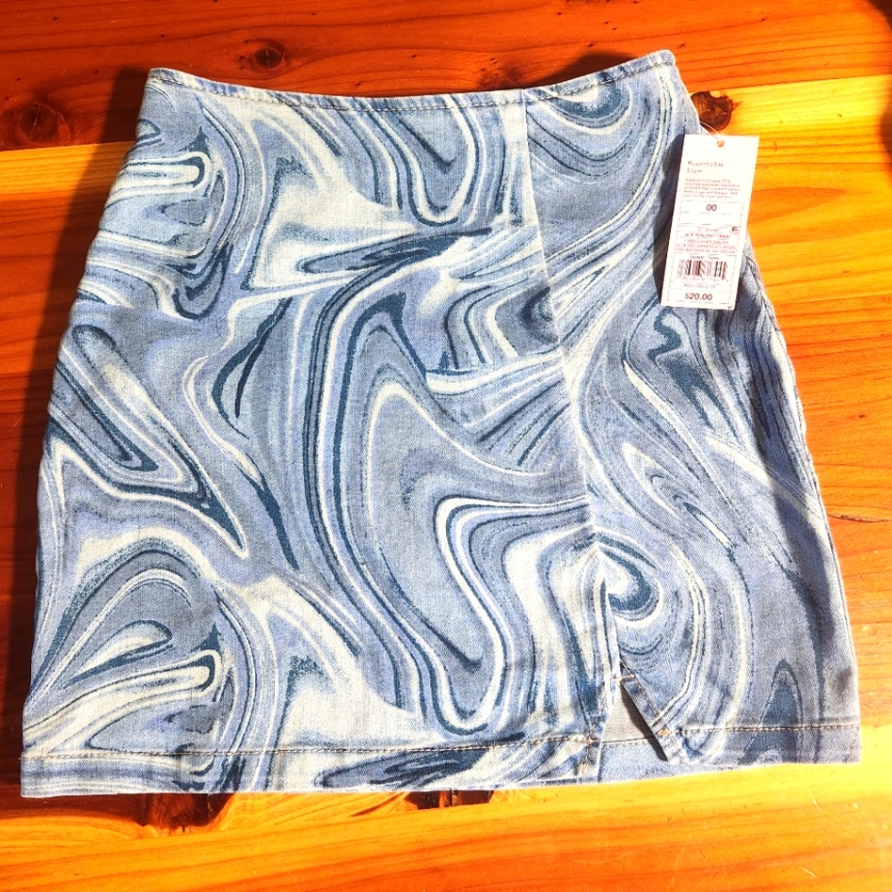 Stretch denim skirt. Size 0